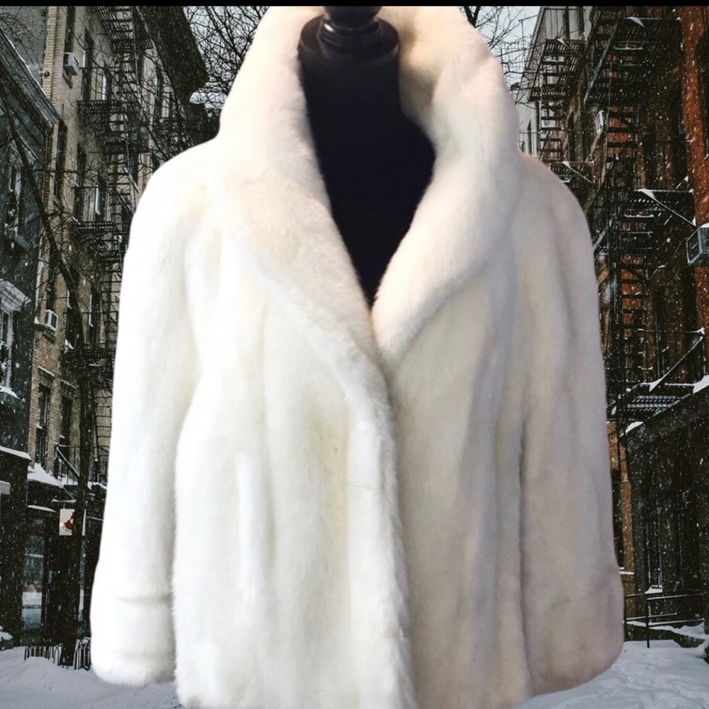 Vintage Glam Fur (faux) capelet cream luxury